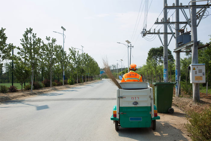 讓垃圾箱變成一道美麗的風(fēng)景線(xiàn)