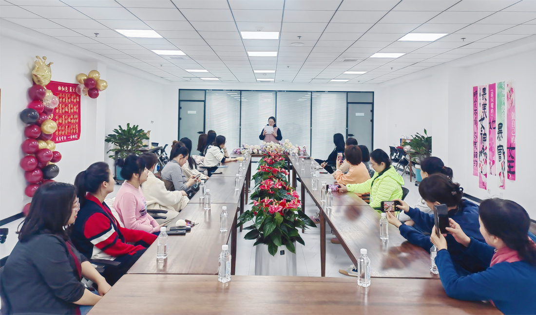 向陽(yáng)而生  綻放光彩